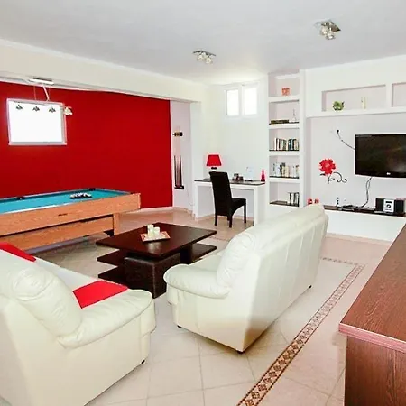 Agios Stefanos Avlioton Sleeps 6 Pool T334442 Βίλα
