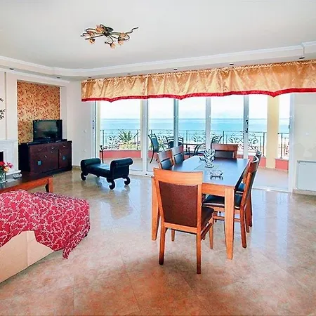 Agios Stefanos Avlioton Sleeps 6 Pool T334442 Βίλα